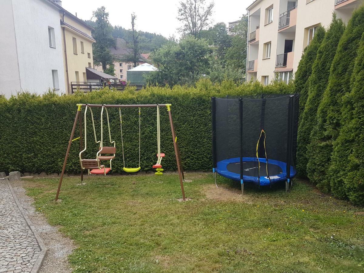 Willa Pod Zegarem - W Cenie Parking, Szybkie Wifi, Duzy Ogrod, Wiata Grilowa! Krynica Zdroj Dış mekan fotoğraf